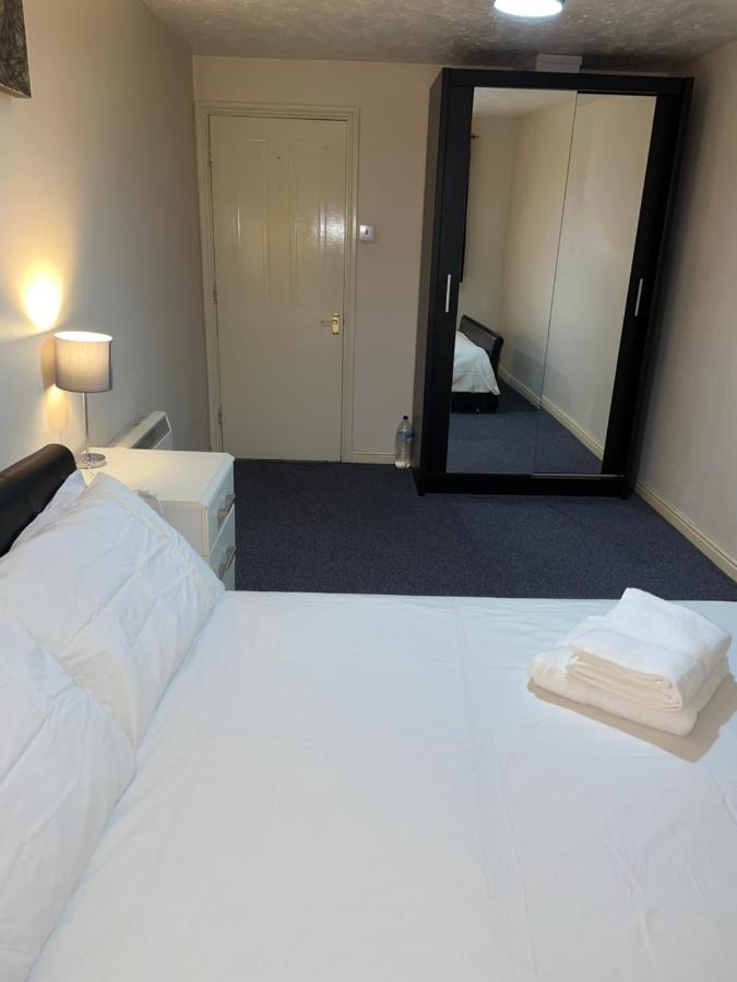 Service Apartment Thamesmead  Eksteriør bilde